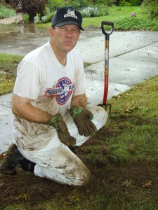 geo.ooo.gloves2 It always rains on mulch day.